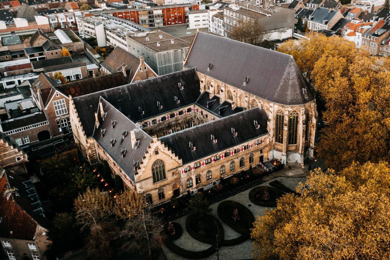 Kruisherenhotel Maastricht - Oostwegel Collection, Member Of Design Hotels Εξωτερικό φωτογραφία Aerial view of the church
