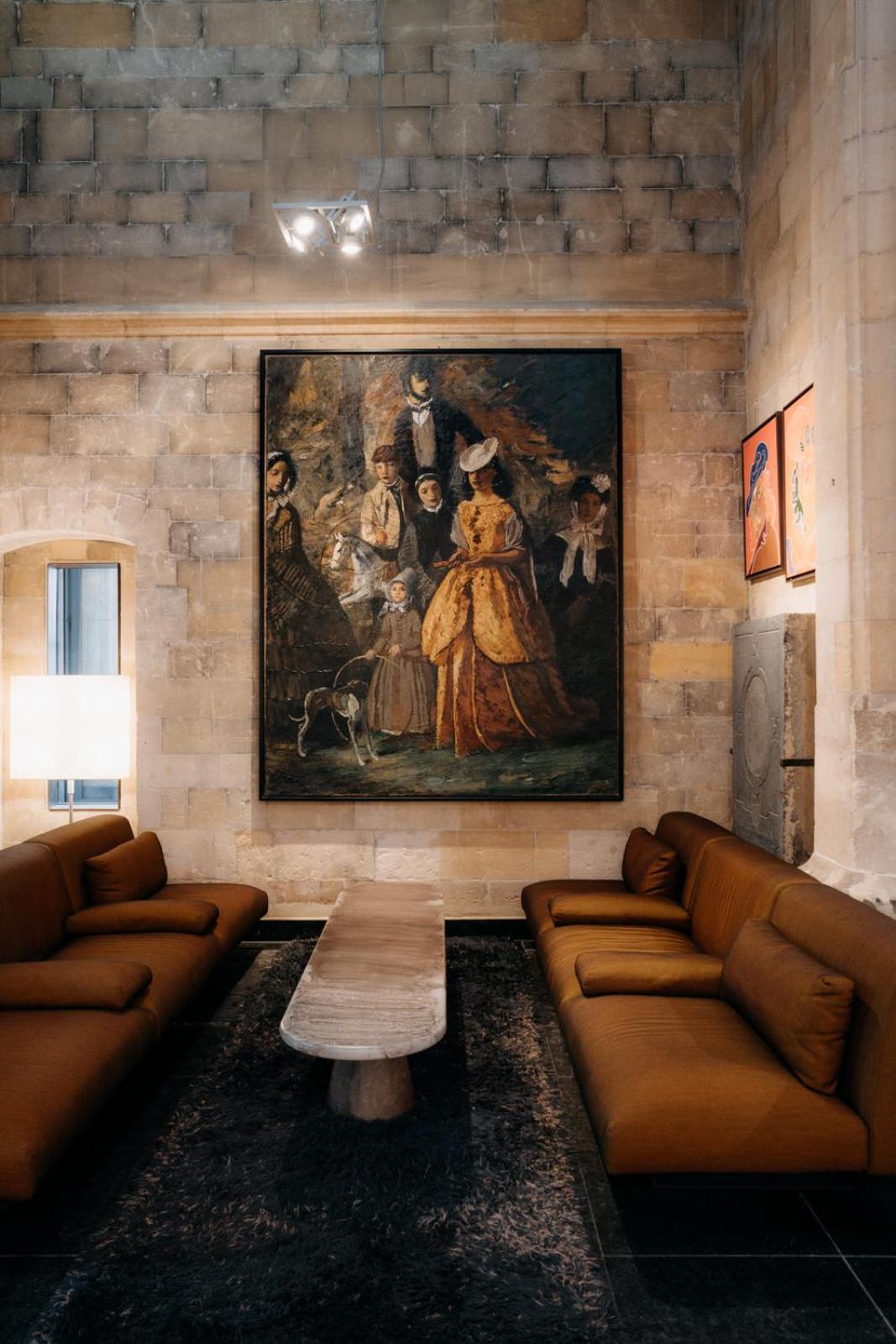 Kruisherenhotel Maastricht - Oostwegel Collection, Member Of Design Hotels Εξωτερικό φωτογραφία The painting in the interior of the hotel