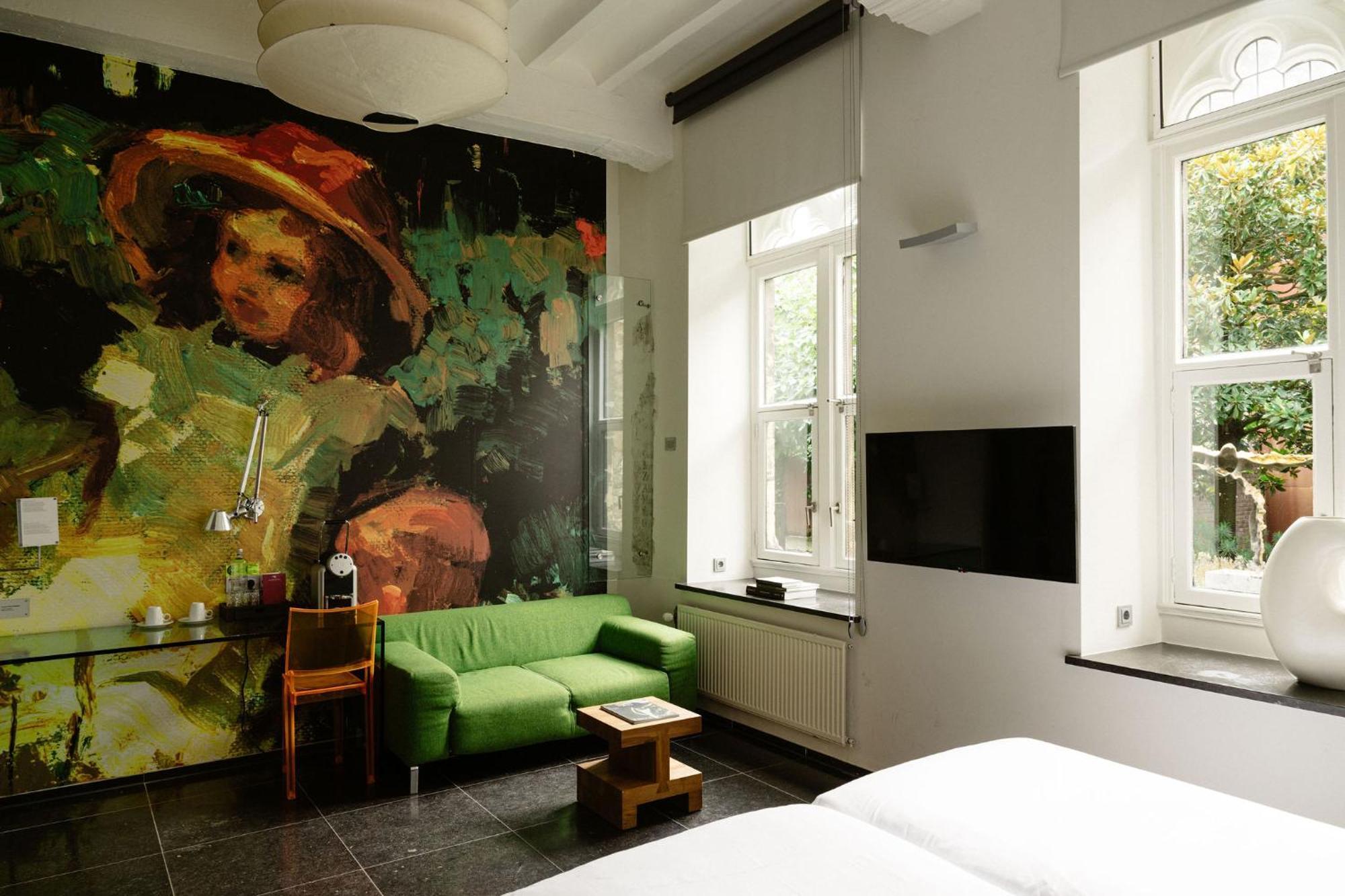 Kruisherenhotel Maastricht - Oostwegel Collection, Member Of Design Hotels Εξωτερικό φωτογραφία A room at the hotel