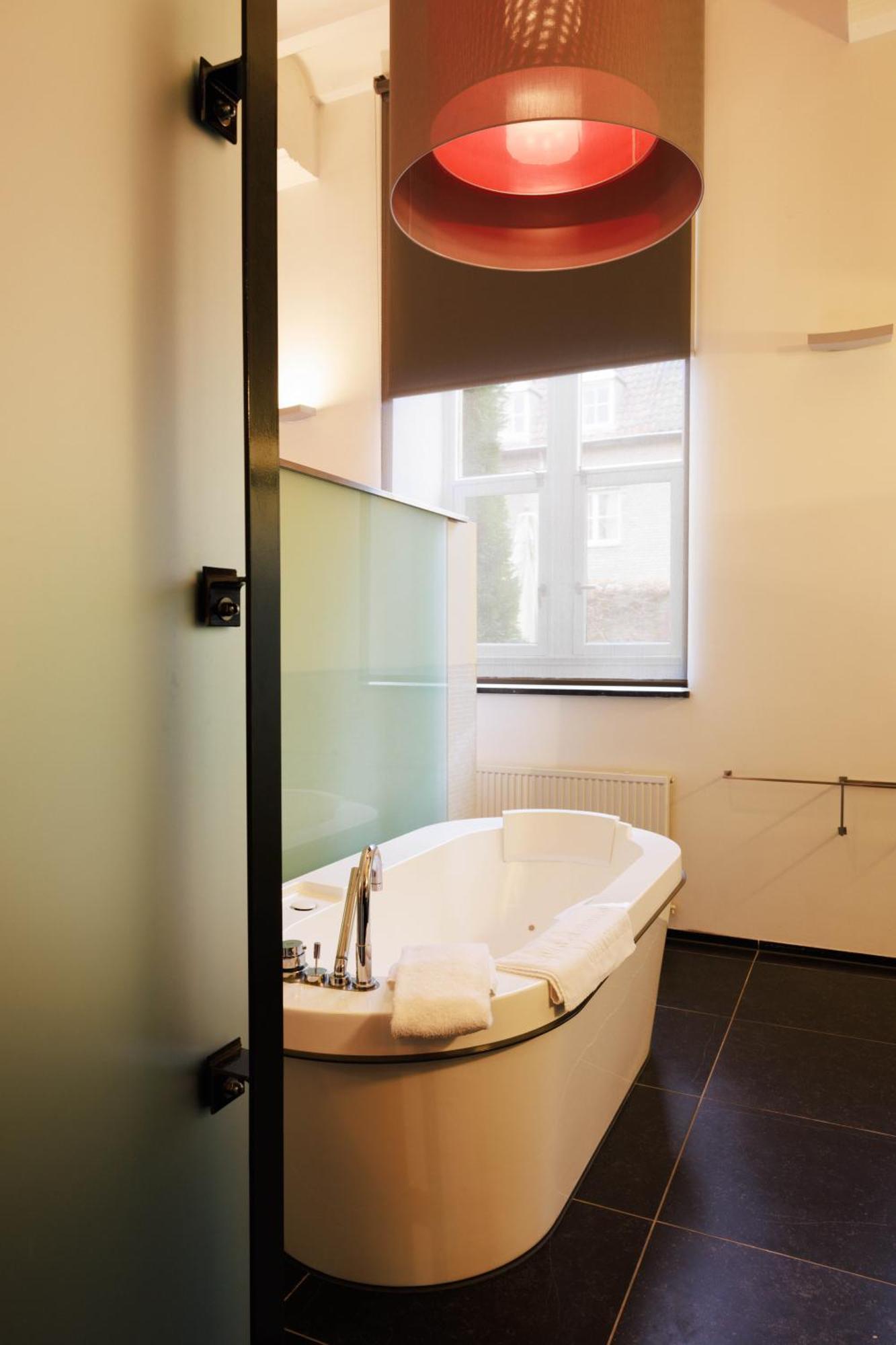 Kruisherenhotel Maastricht - Oostwegel Collection, Member Of Design Hotels Εξωτερικό φωτογραφία