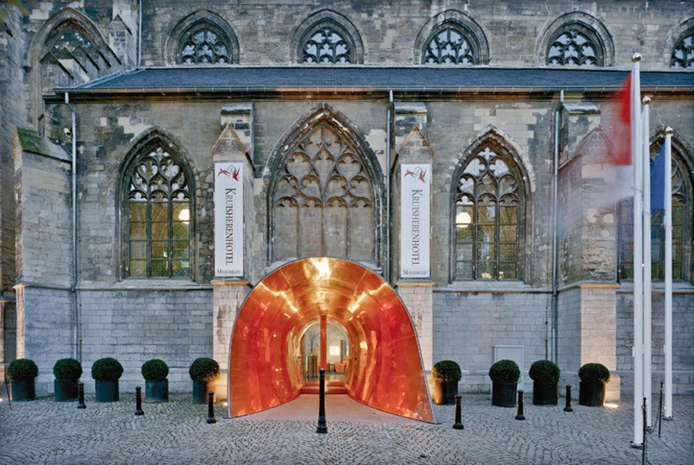 Kruisherenhotel Maastricht - Oostwegel Collection, Member Of Design Hotels Εξωτερικό φωτογραφία The entrance of the museum