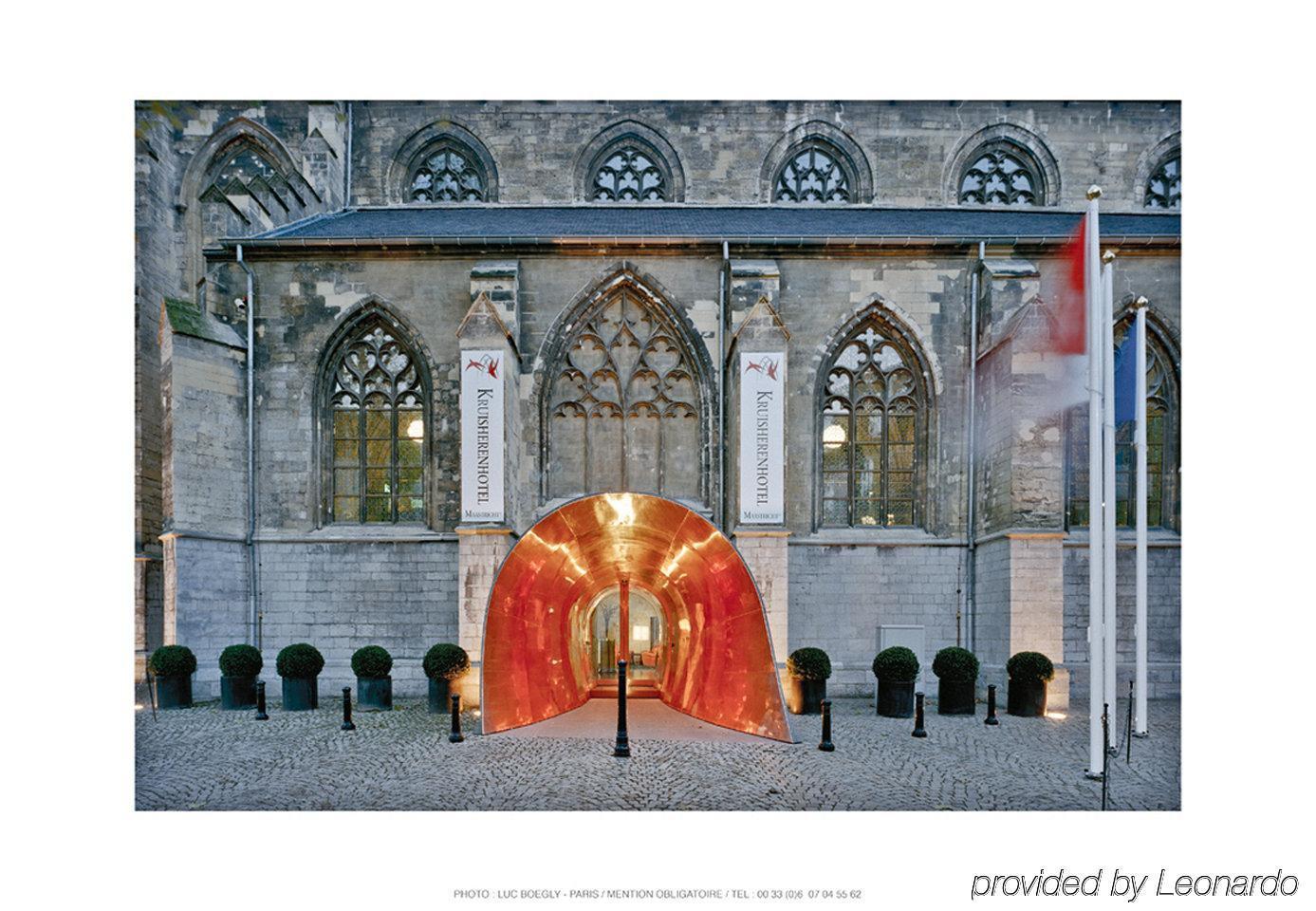 Kruisherenhotel Maastricht - Oostwegel Collection, Member Of Design Hotels Εξωτερικό φωτογραφία The entrance to the museum
